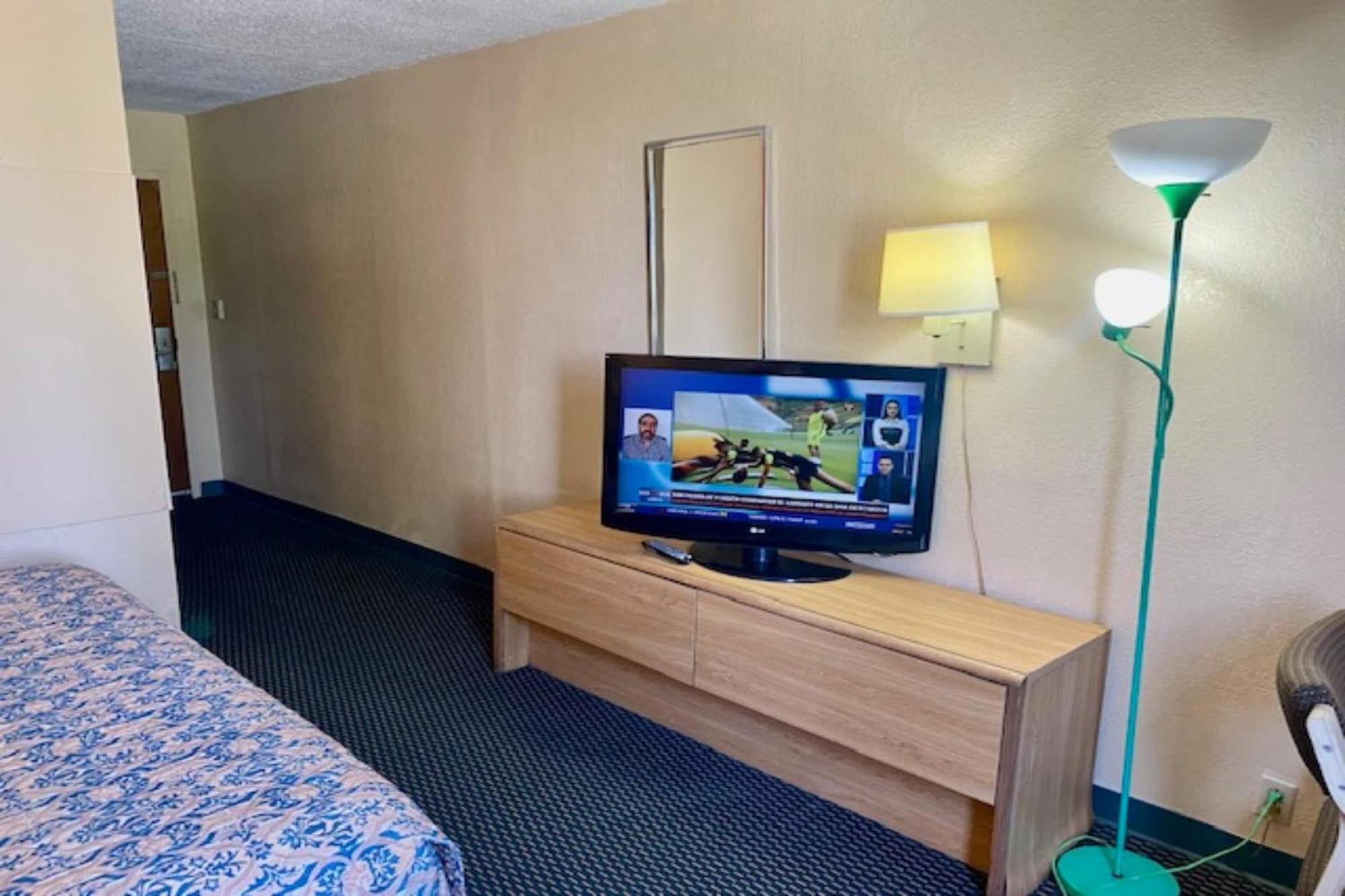 Red Carpet Inn & Suites Lima -Listing Partner Exterior photo