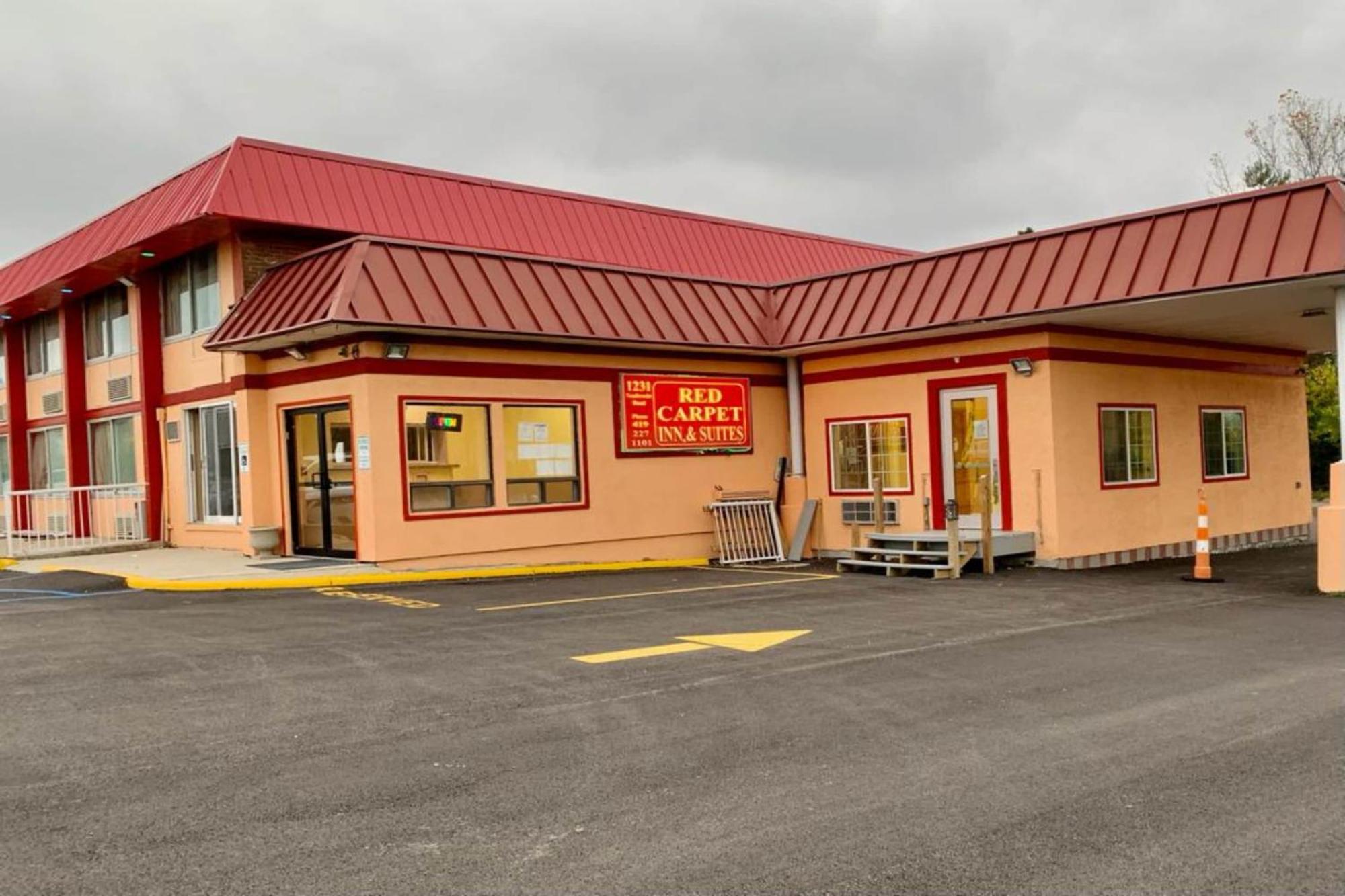 Red Carpet Inn & Suites Lima -Listing Partner Exterior photo