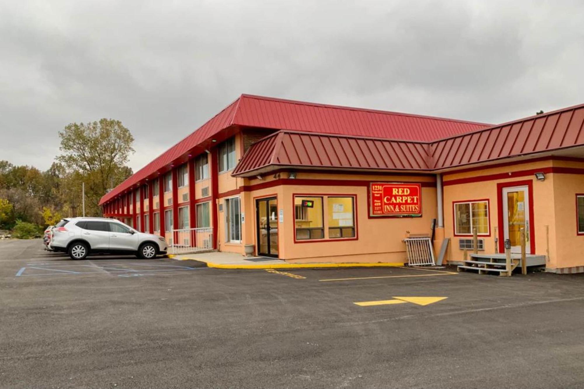 Red Carpet Inn & Suites Lima -Listing Partner Exterior photo